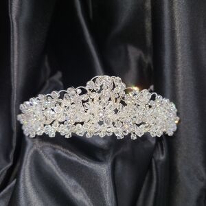 Crystal Gleaming Tiara